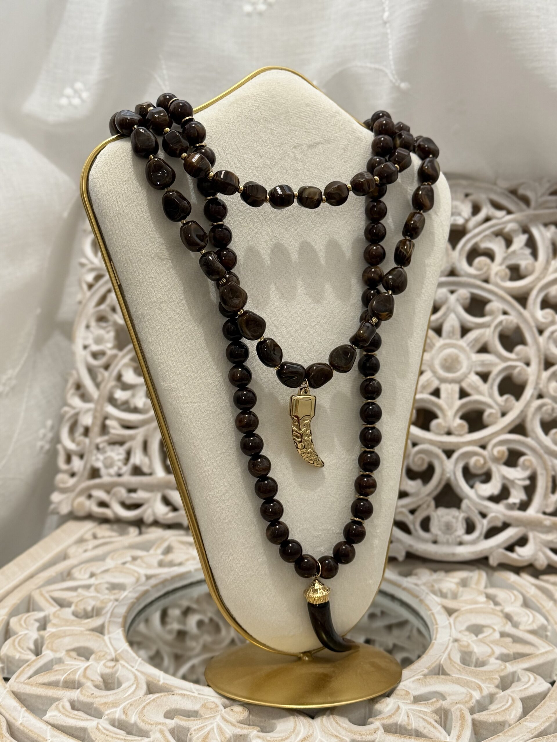 Collar triple cuerno. - 1